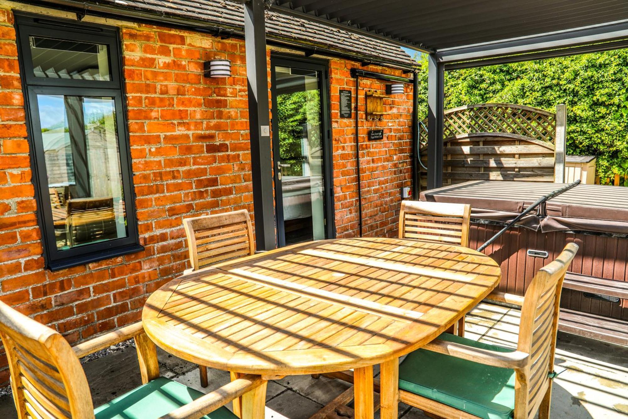 Cottage With Hot Tub - Near Cheltenham And Tewkesbury Eksteriør billede